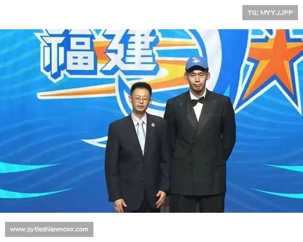 CBA状元杨曦皓与福建签订年薪50万A2类合同 不具独家签约权 CBA状元杨曦皓与福建签订年薪50万A2类合同 不具独家签约权